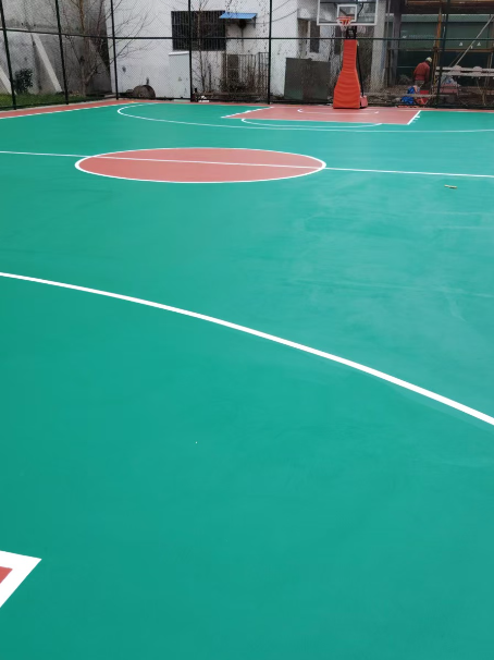 阳西 球场长期使用易出现地面开裂